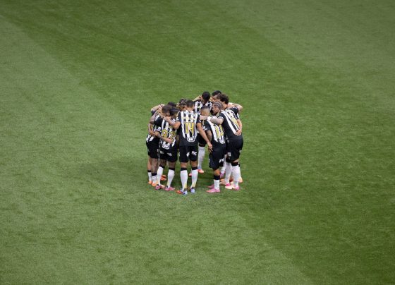 Atlético-MG vence o Athletico-PR com gols de Victor Hugo e Gustavo Scarpa
