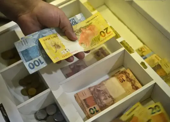 Gerentes de risco de crédito lideram salários no Brasil com R$ 52 mil em 2026.