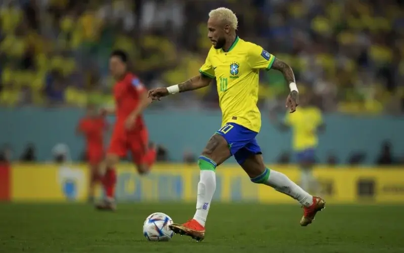 Atacante Neymar emocionado ao ser convocado para a Copa do Mundo 2026.