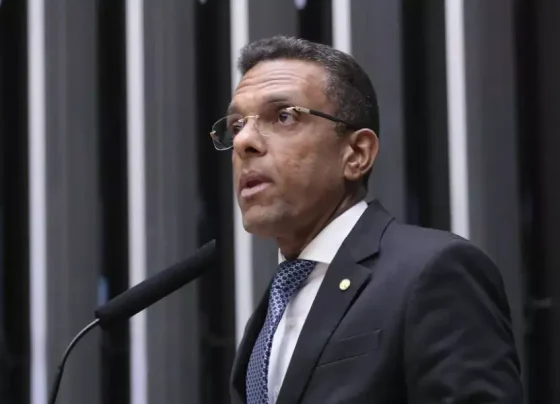 Caso envolvendo Flávio Bolsonaro e Daniel Vorcaro amplia debate político no Congresso Nacional. Foto: Kayo Magalhaes (Agência Câmara)