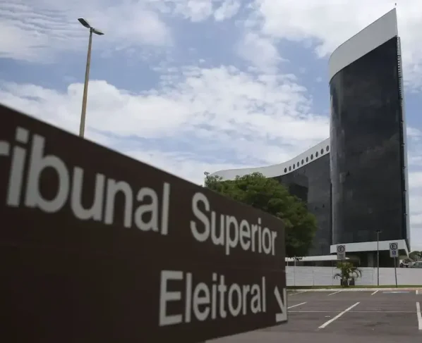 TSE recebeu R$ 4,9 bilhões do Fundo Eleitoral e prepara divisão entre partidos para as eleições de 2026.