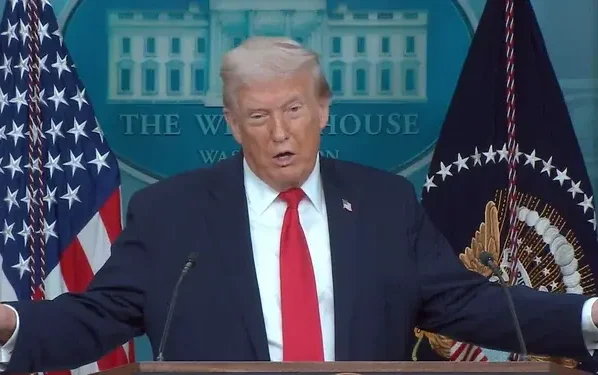 Donald Trump anuncia pagamento de US$ 5 mil a cidadãos se republicanos ganharem eleições.